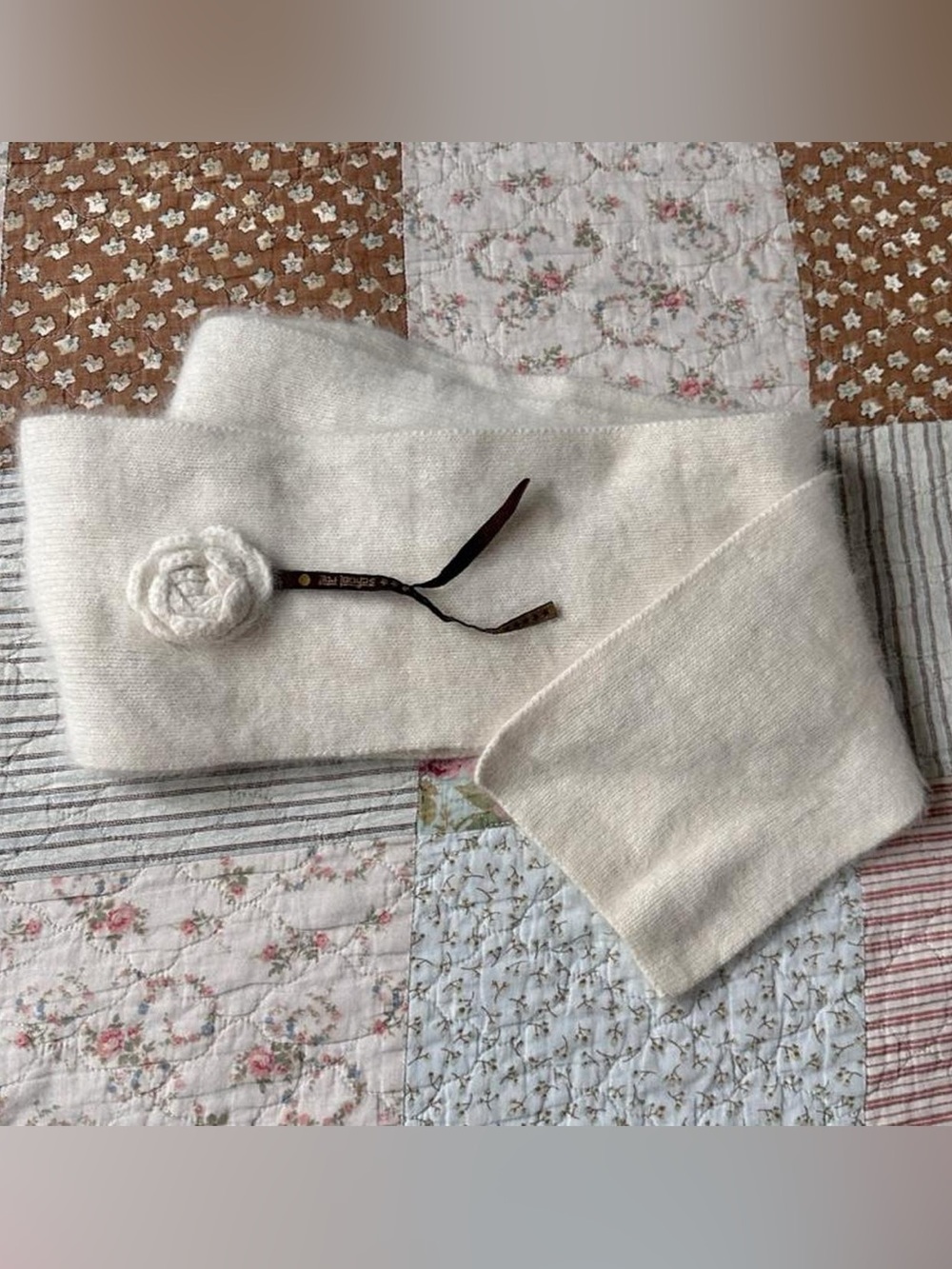 School Rag softest & warmest white/cream angora wool scarf